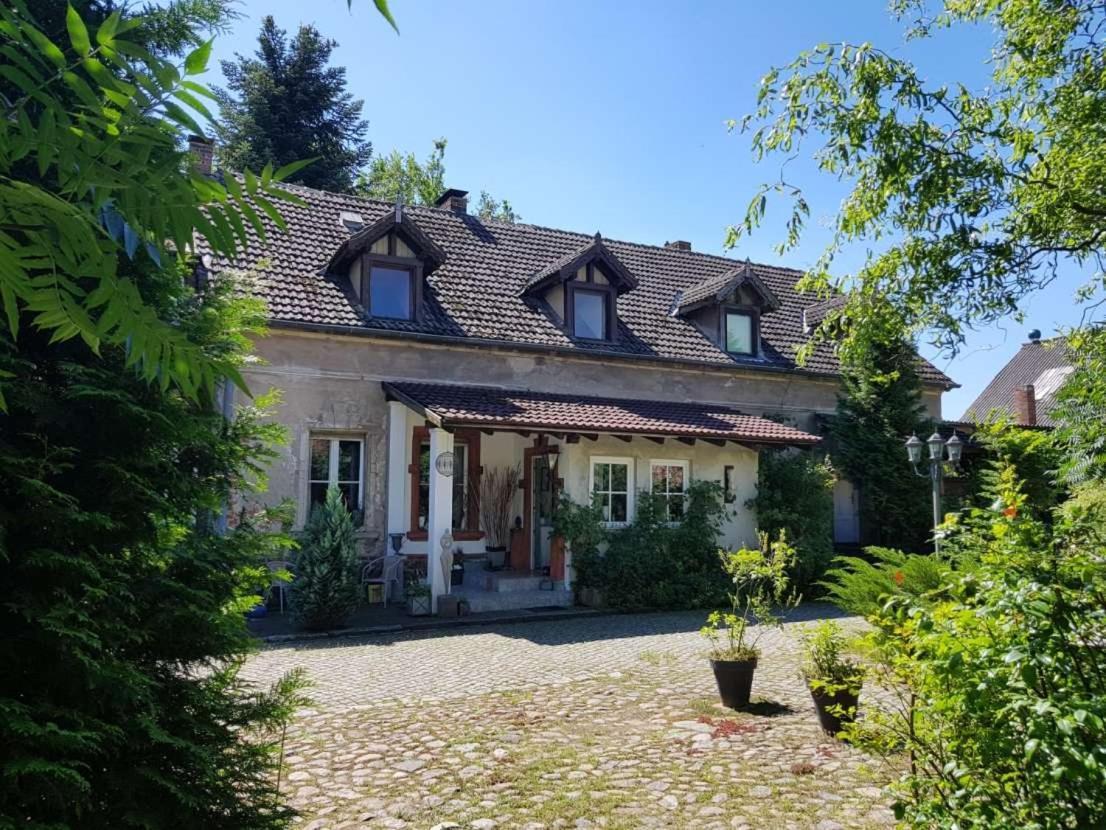Ehemalige Bibliothek Apartment Fuer 2 Mit Kueche Kamin Netflix Parken Und Hofladen Steinhofel 외부 사진