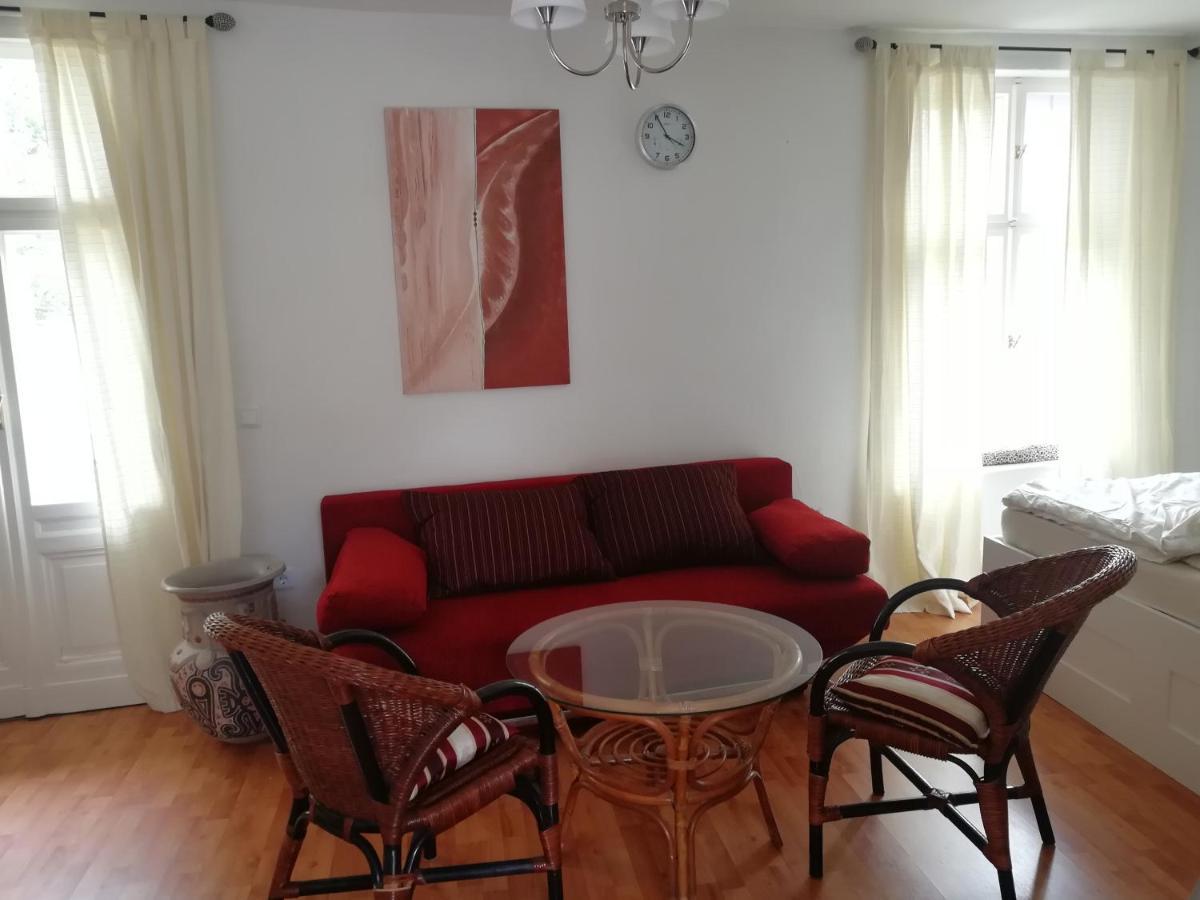 Ehemalige Bibliothek Apartment Fuer 2 Mit Kueche Kamin Netflix Parken Und Hofladen Steinhofel 외부 사진