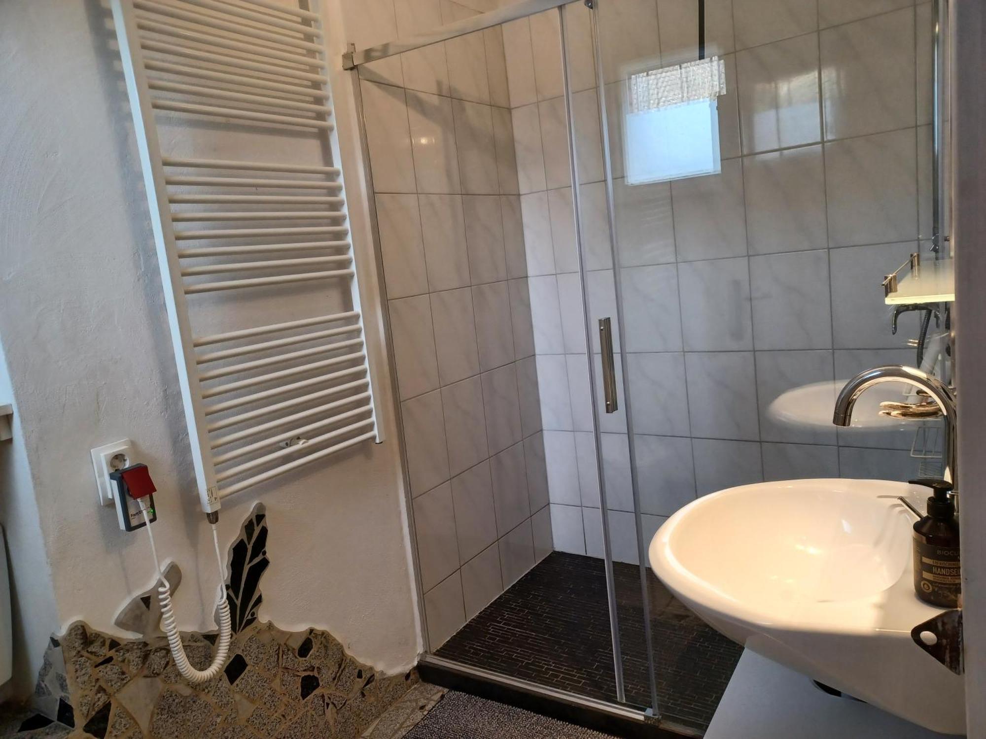Ehemalige Bibliothek Apartment Fuer 2 Mit Kueche Kamin Netflix Parken Und Hofladen Steinhofel 외부 사진